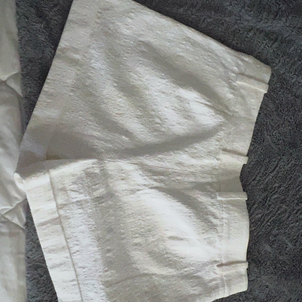 DVF pleated white shorts - size 6